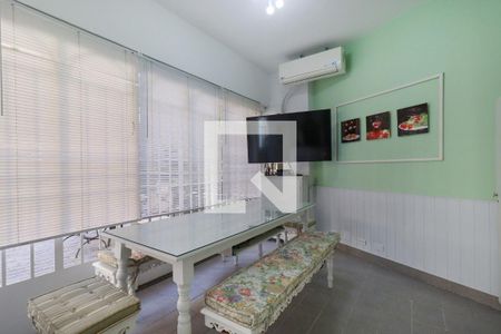 Casa à venda com 3 quartos, 550m² em Jardim Leonor, São Paulo