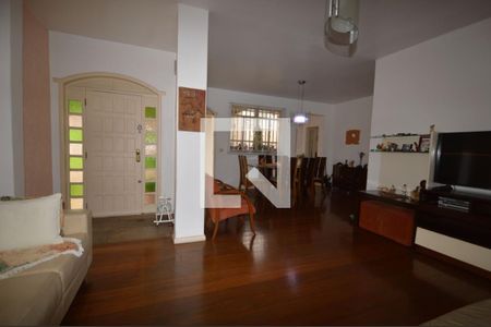 Casa à venda com 4 quartos, 220m² em Itapoã, Belo Horizonte