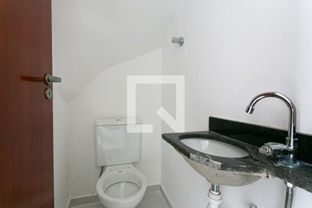 Lavabo de casa de condomínio para alugar com 2 quartos, 80m² em Vila Esperança, São Paulo