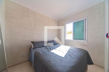 Quarto 2 de apartamento para alugar com 2 quartos, 43m² em Jardim Alvorada, Santo André