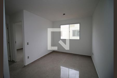 Sala de apartamento para alugar com 2 quartos, 42m² em Brás de Pina, Rio de Janeiro