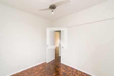 Quarto 1 de apartamento para alugar com 2 quartos, 90m² em Ramos, Rio de Janeiro