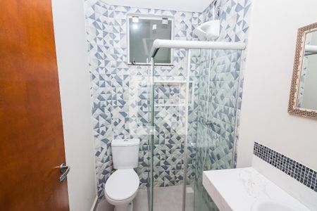 Banheiro de kitnet/studio para alugar com 1 quarto, 30m² em Condomínio Residencial E Comercial, Brasília
