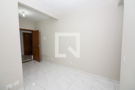 Sala de kitnet/studio para alugar com 1 quarto, 30m² em Condomínio Residencial E Comercial, Brasília