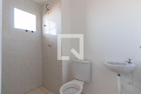 Banheiro de kitnet/studio para alugar com 1 quarto, 45m² em Vila Granada, São Paulo