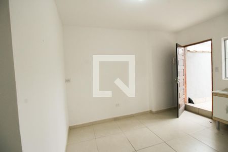 Sala/Cozinha de casa para alugar com 1 quarto, 64m² em Socorro, São Paulo