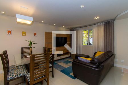 Casa de condomínio à venda com 110m², 3 quartos e 2 vagasSala
