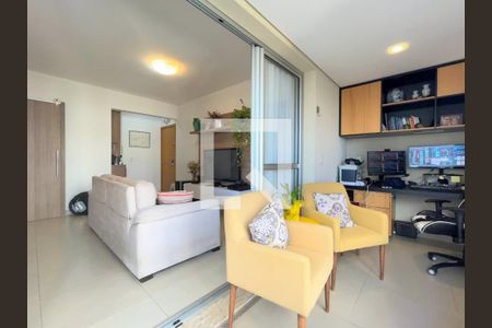 Detalhe Sala de apartamento à venda com 3 quartos, 101m² em Vila da Serra, Nova Lima