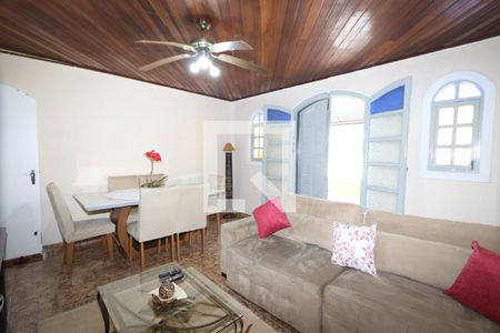 Sala 1 de casa para alugar com 6 quartos, 200m² em Cidade São Mateus, São Paulo