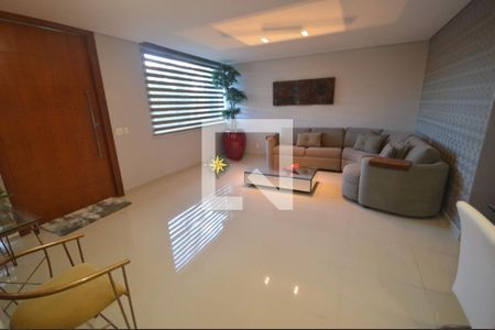 Casa à venda com 4 quartos, 250m² em Trevo, Belo Horizonte
