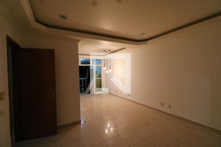 Sala de apartamento para alugar com 4 quartos, 123m² em Jardim Guanabara, Rio de Janeiro