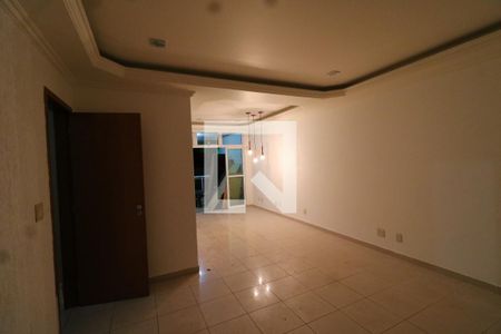 Sala de apartamento para alugar com 4 quartos, 123m² em Jardim Guanabara, Rio de Janeiro