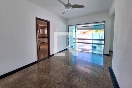 Sala de casa para alugar com 3 quartos, 360m² em Serra Grande, Niterói