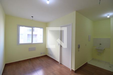 Sala/Cozinha de apartamento para alugar com 2 quartos, 37m² em Vila Diva, São Paulo