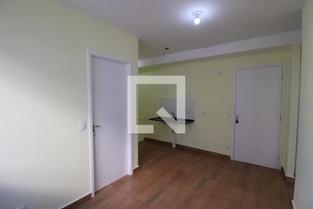 Sala/Cozinha de apartamento para alugar com 2 quartos, 37m² em Vila Diva, São Paulo