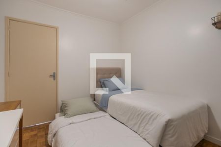 Quarto 2 de apartamento para alugar com 2 quartos, 54m² em Mont Serrat, Porto Alegre