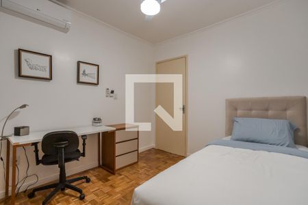 Quarto 2 de apartamento para alugar com 2 quartos, 54m² em Mont Serrat, Porto Alegre