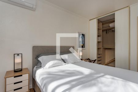 Quarto 1 de apartamento para alugar com 2 quartos, 54m² em Mont Serrat, Porto Alegre