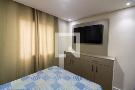 Quarto 2 de apartamento para alugar com 2 quartos, 47m² em Jardim Helga, São Paulo