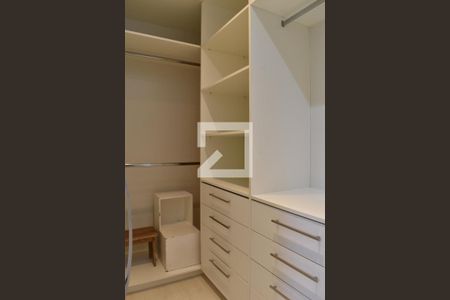 Closet Suíte de apartamento para alugar com 3 quartos, 117m² em Batel, Curitiba