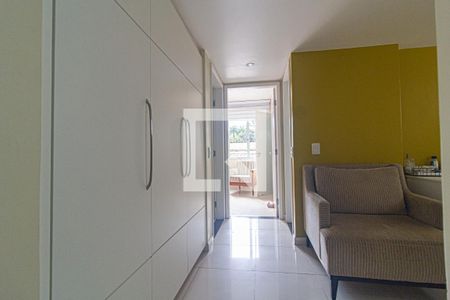 Corredor de apartamento para alugar com 3 quartos, 117m² em Batel, Curitiba