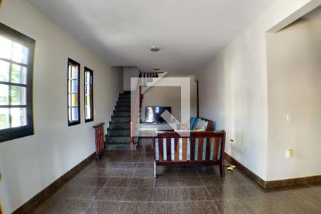 Sala 1 de casa à venda com 3 quartos, 267m² em Piratininga, Niterói