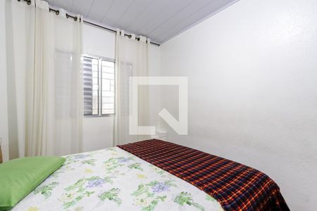 Quarto 2 de casa para alugar com 2 quartos, 60m² em Vila Nivi, São Paulo