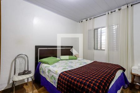 Quarto 2 de casa para alugar com 2 quartos, 60m² em Vila Nivi, São Paulo