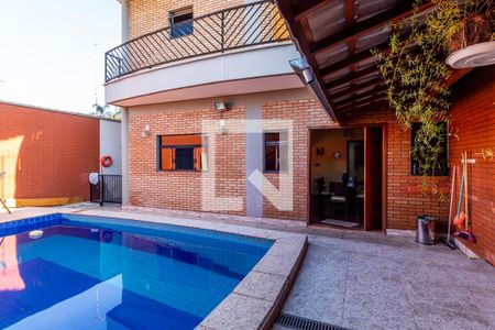 Casa à venda com 280m², 3 quartos e 4 vagas Casa à venda com 280m², 3 quartos e 4 vagasPiscina