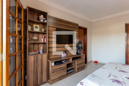 Casa à venda com 280m², 3 quartos e 4 vagas Casa à venda com 280m², 3 quartos e 4 vagasQuarto 2