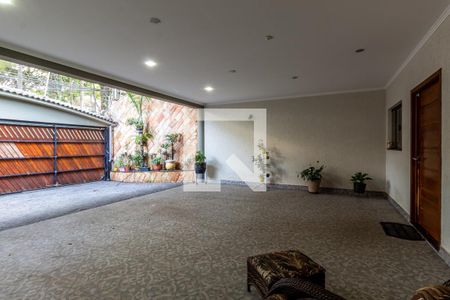 Casa à venda com 280m², 3 quartos e 4 vagas Casa à venda com 280m², 3 quartos e 4 vagasGaragem