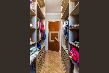 Casa à venda com 280m², 3 quartos e 4 vagas Casa à venda com 280m², 3 quartos e 4 vagasCloset Quarto 2