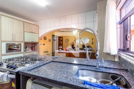 Casa à venda com 280m², 3 quartos e 4 vagas Casa à venda com 280m², 3 quartos e 4 vagasCozinha