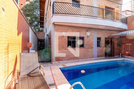 Casa à venda com 280m², 3 quartos e 4 vagas Casa à venda com 280m², 3 quartos e 4 vagasPiscina