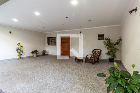 Casa à venda com 280m², 3 quartos e 4 vagas Casa à venda com 280m², 3 quartos e 4 vagasGaragem
