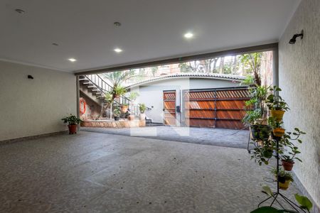 Casa à venda com 280m², 3 quartos e 4 vagas Casa à venda com 280m², 3 quartos e 4 vagasGaragem
