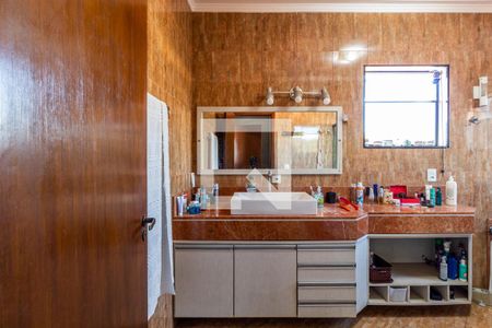 Casa à venda com 280m², 3 quartos e 4 vagas Casa à venda com 280m², 3 quartos e 4 vagasBanheiro Quarto 2