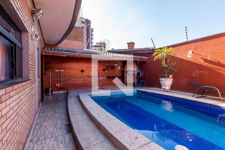 Casa à venda com 280m², 3 quartos e 4 vagas Casa à venda com 280m², 3 quartos e 4 vagasPiscina