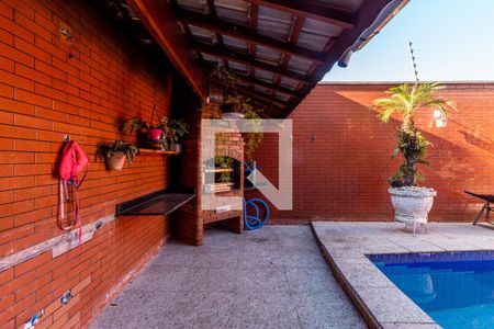 Casa à venda com 280m², 3 quartos e 4 vagas Casa à venda com 280m², 3 quartos e 4 vagasPiscina
