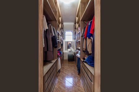 Casa à venda com 280m², 3 quartos e 4 vagas Casa à venda com 280m², 3 quartos e 4 vagasCloset Quarto 2