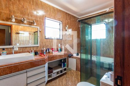 Casa à venda com 280m², 3 quartos e 4 vagas Casa à venda com 280m², 3 quartos e 4 vagasBanheiro Quarto 2