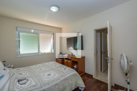 Casa de condomínio à venda com 700m², 4 quartos e 5 vagas Casa de condomínio à venda com 700m², 4 quartos e 5 vagasSemi suíte 1