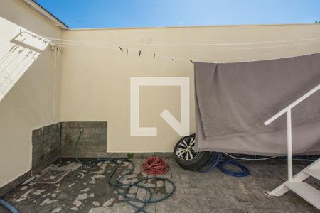 Casa de condomínio à venda com 700m², 4 quartos e 5 vagas Casa de condomínio à venda com 700m², 4 quartos e 5 vagasÁrea de Serviço