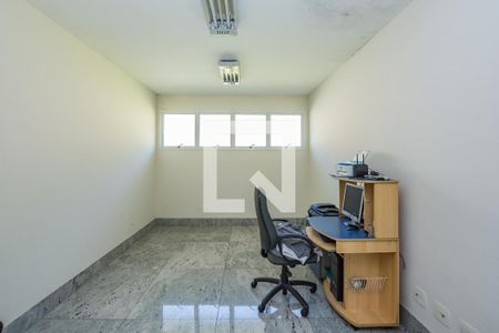 Casa de condomínio à venda com 700m², 4 quartos e 5 vagas Casa de condomínio à venda com 700m², 4 quartos e 5 vagasEscritório