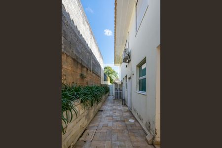 Casa de condomínio à venda com 700m², 4 quartos e 5 vagas Casa de condomínio à venda com 700m², 4 quartos e 5 vagasÁrea externa