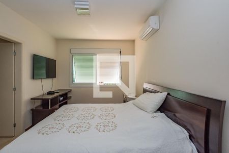 Casa de condomínio à venda com 700m², 4 quartos e 5 vagas Casa de condomínio à venda com 700m², 4 quartos e 5 vagasSemi suíte 2