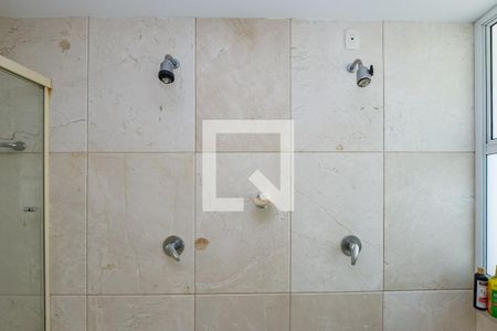 Casa de condomínio à venda com 700m², 4 quartos e 5 vagas Casa de condomínio à venda com 700m², 4 quartos e 5 vagasBanheiro da Suíte 1