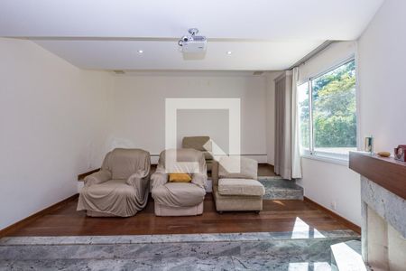 Casa de condomínio à venda com 700m², 4 quartos e 5 vagas Casa de condomínio à venda com 700m², 4 quartos e 5 vagasSala 4