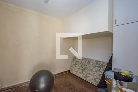 Casa de condomínio à venda com 700m², 4 quartos e 5 vagas Casa de condomínio à venda com 700m², 4 quartos e 5 vagasQuarto de Serviço