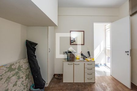 Casa de condomínio à venda com 700m², 4 quartos e 5 vagas Casa de condomínio à venda com 700m², 4 quartos e 5 vagasQuarto de Serviço